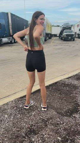 Saying my thanks to the truckers for their hard work [GIF] - free porn video