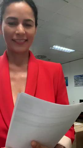 Bouncing at office - free porn video