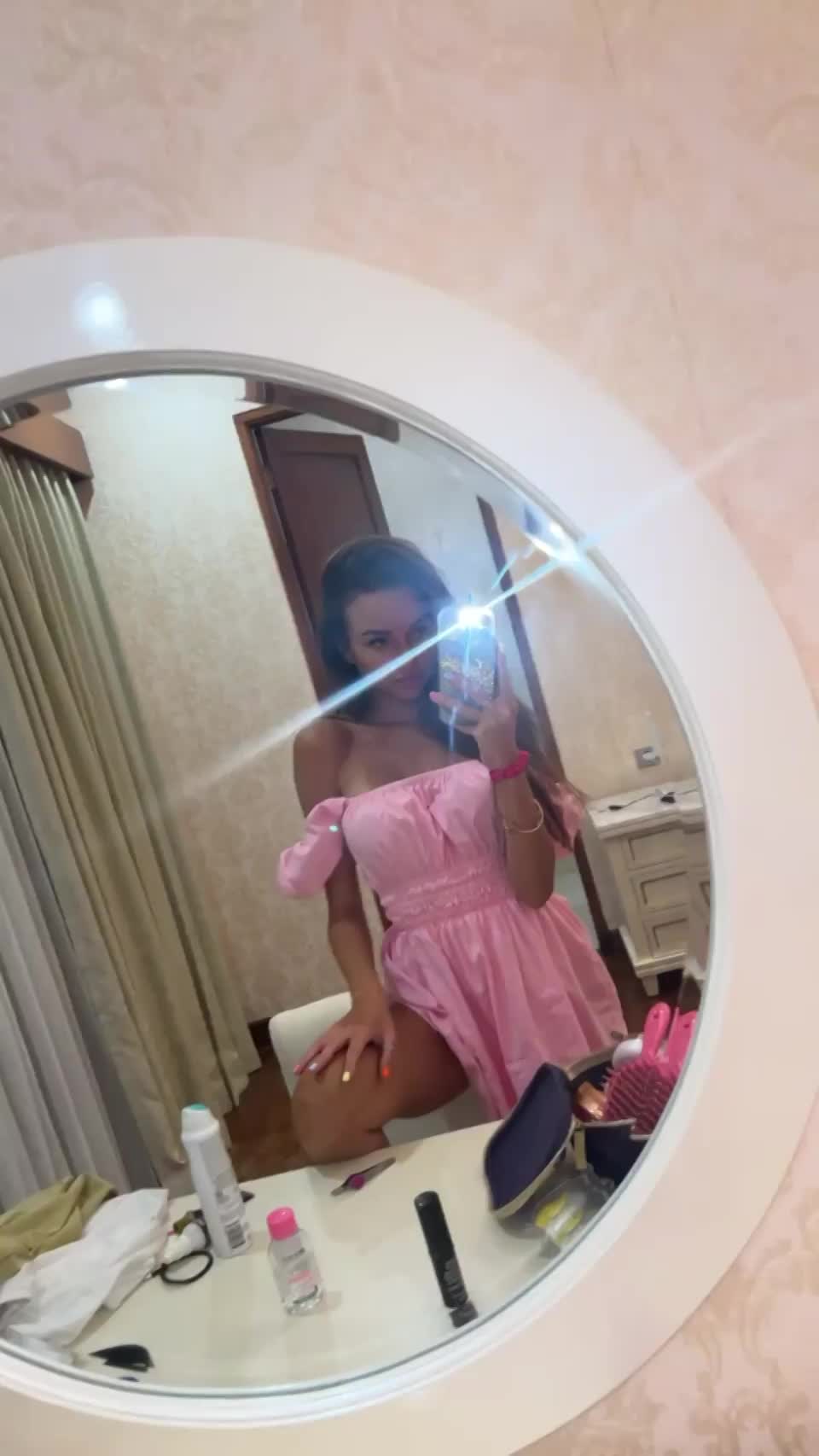 I’d love to fill your phone with my nudes 😘 - free porn video