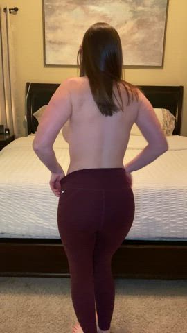 I like to give a little show when it's time to change - free porn video