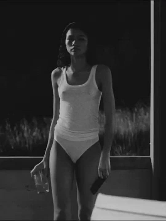 Z£ndaya is petite perfection - free porn video