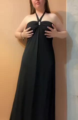 I didn’t wear any underwear to my grad ceremony - free porn video