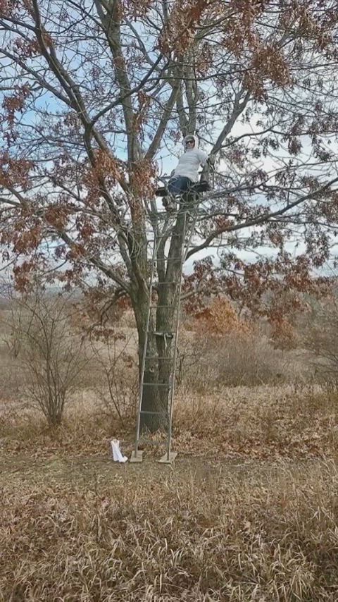 Finished him in a tree stand while hiking - free porn video