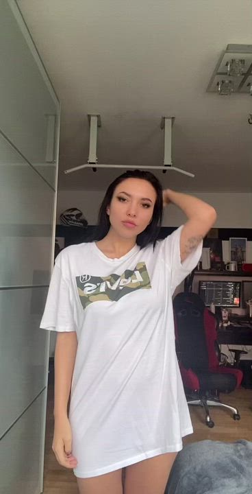 would make my day if at least one person loved my big hips 😇 - free porn video