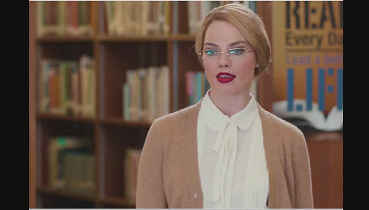 Can't stop fantasizing over my hot professor Margot Robbie. I bet all the jocks and bullies have gotten balls deep in her - free porn video