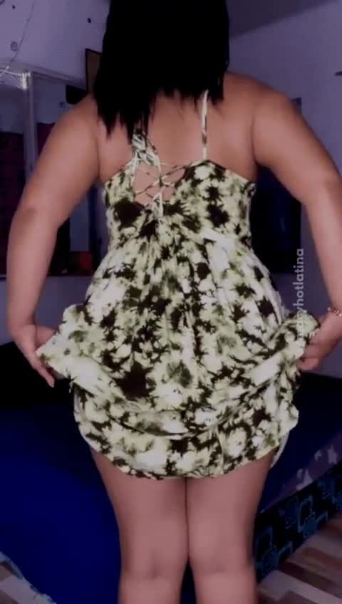 I wonder if my dates know I wear no panties 😝 - free porn video