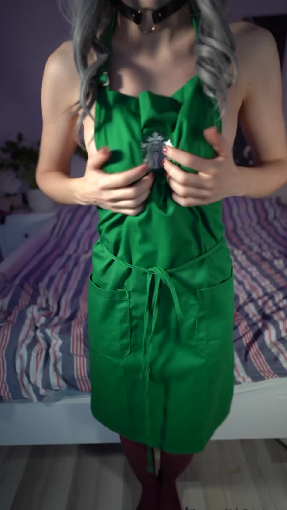 Let this naughty barista seduce you with her abs and natural D cups - free porn video