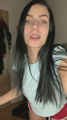 I'm only 18 but I would fuck any older guy here - free porn video