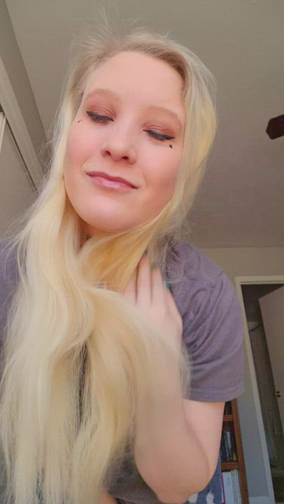 Would you consider fucking a 5'1 chubby gamer girl? - free porn video