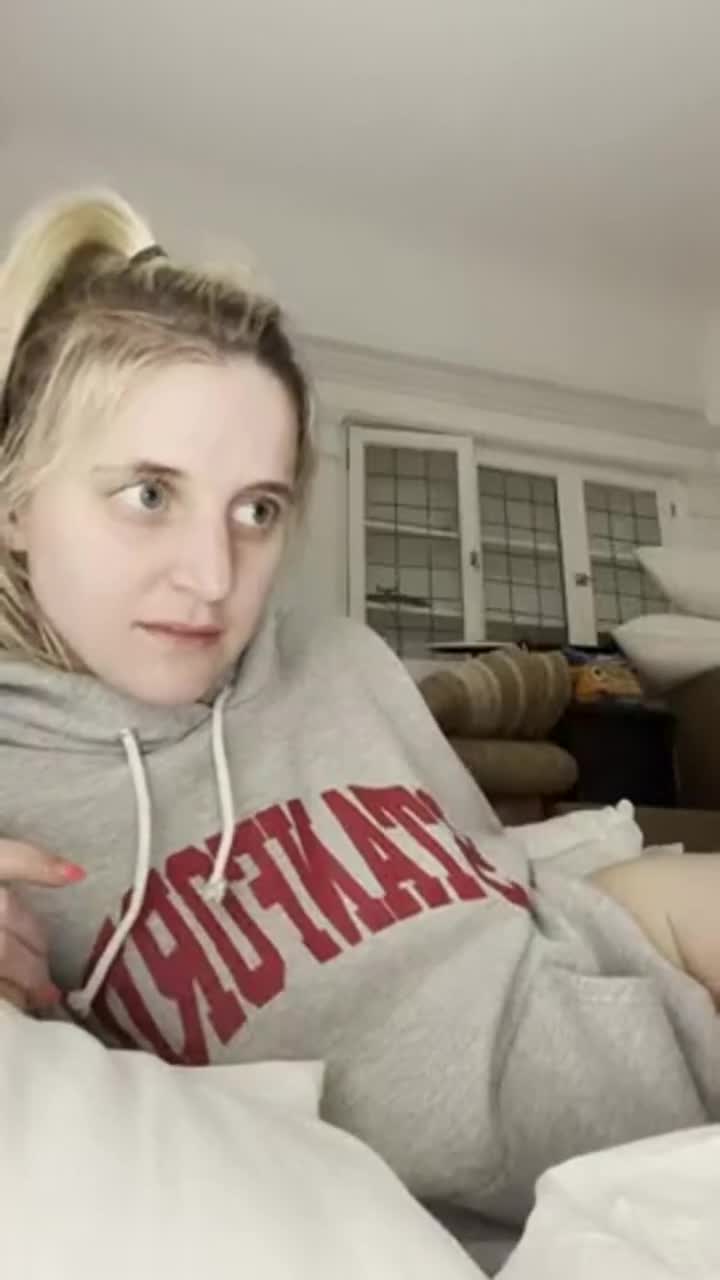 Cleaning my 24/7 plug with my mouth like daddy's good little girl - free porn video
