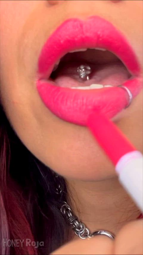 Painting these luscious lips before worshipping my favourite thing 💄💋 - free porn video