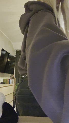 I know I have to show off what I have and I have fun doing it - free porn video