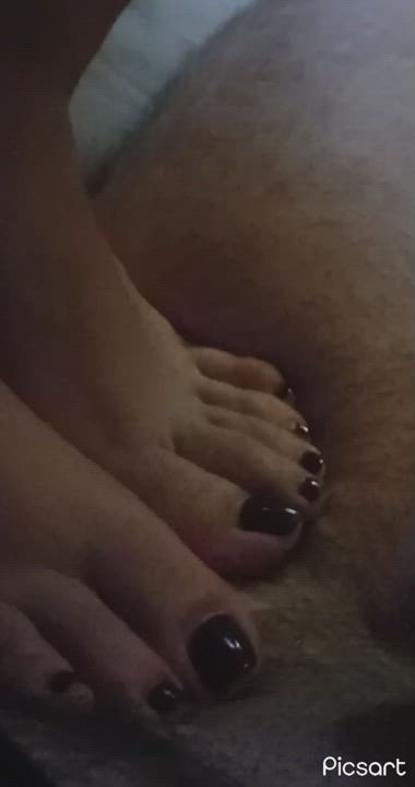 I finish him on my cute little feet 🙈 - free porn video