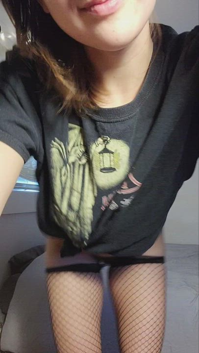 No need for pants when you got a cute bush! - free porn video