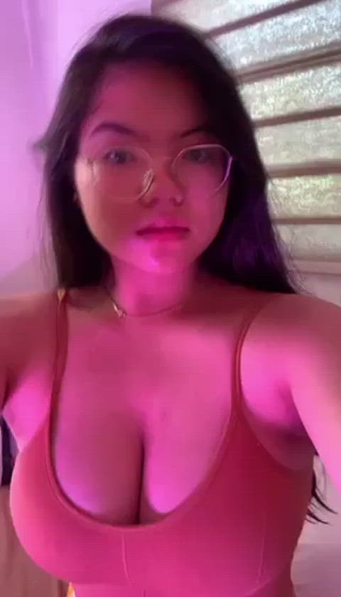 I know what you're focusing on... - free porn video