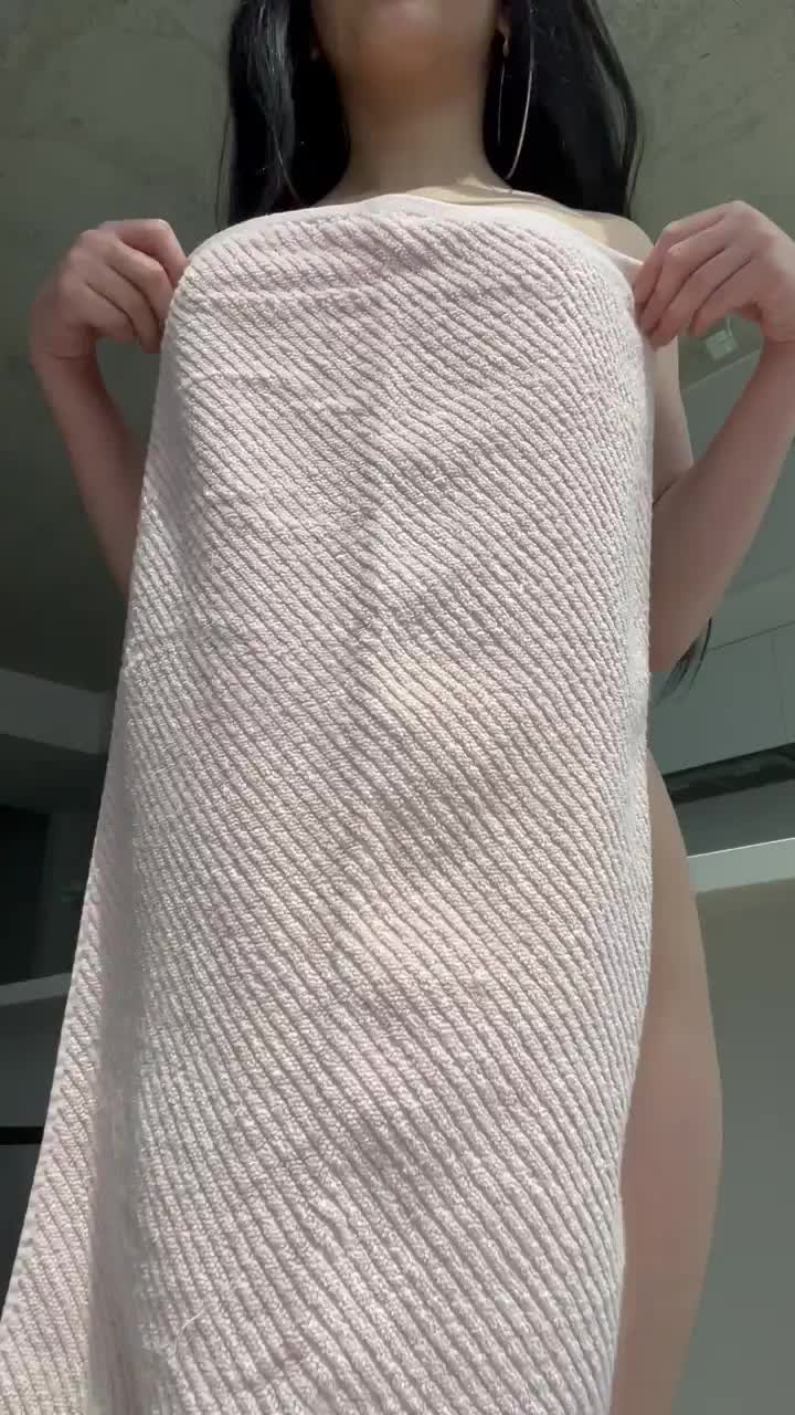 Oops.. I dropped my towel 😳 time for you to fill me up with your cum - free porn video