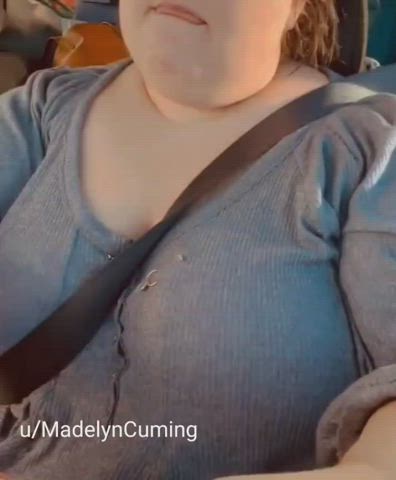Pulling my tits out while driving.. I hope I don't cause a wreck!! 🥺 - free porn video