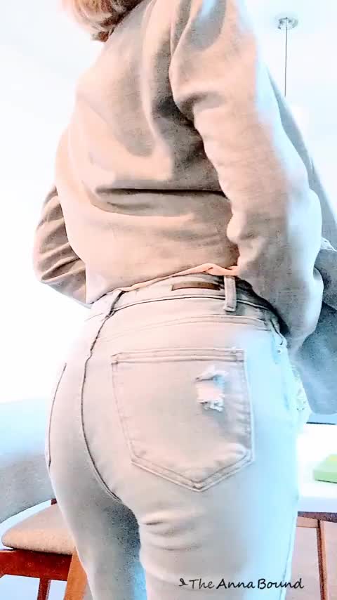 HR says not to wink at my employees, but where's the fun in that?! 😉🍑 - free porn video