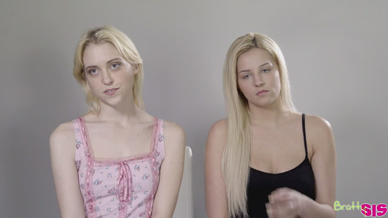 [FFM] Step Daughters Decided To Seduce Their Father - free porn video