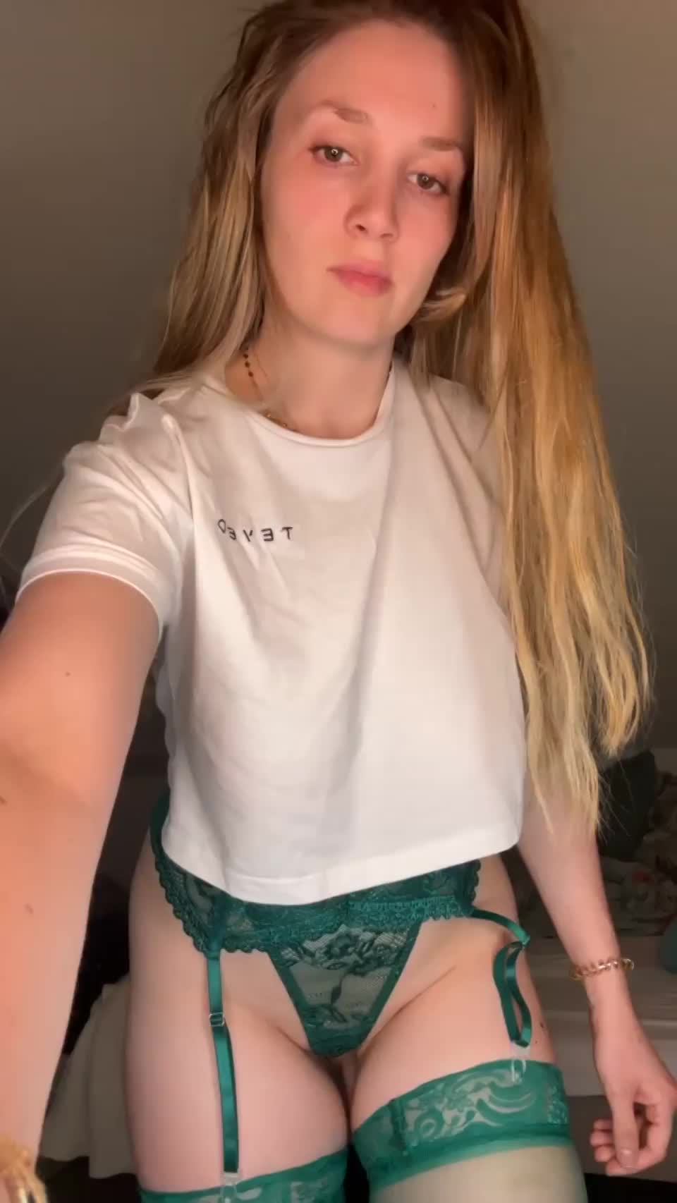 Green-hearted nurse with a seductive charm - free porn video