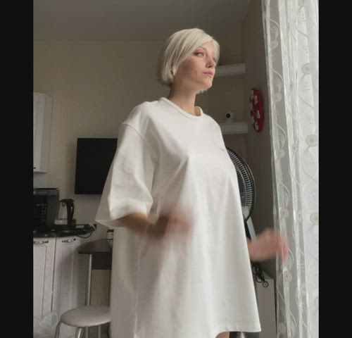 Skinny girl, big shirt - free porn video