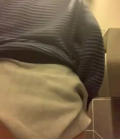 I'm at the office but I wish I was stretching my holes :( - free porn video