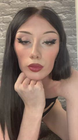 Would you let a t-girl get on top? 🤭🤭 - free porn video
