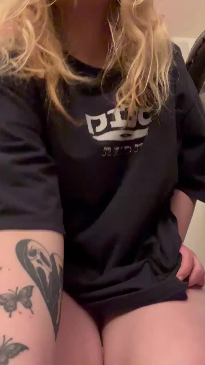 Curvy and pale - free porn video