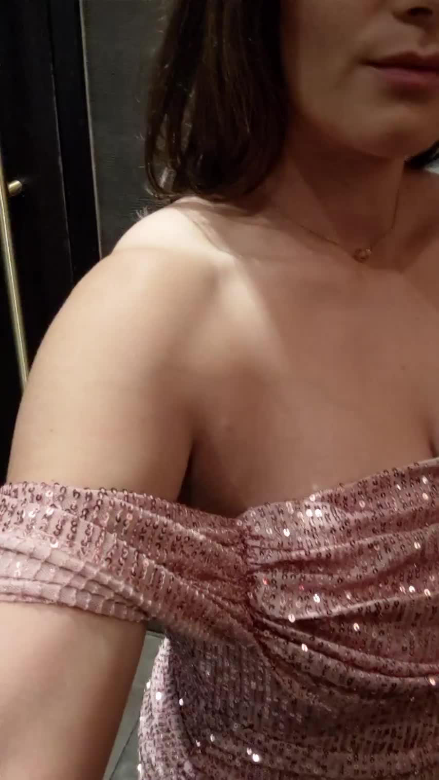 Flashing in the girls bathroom [GIF] - free porn video