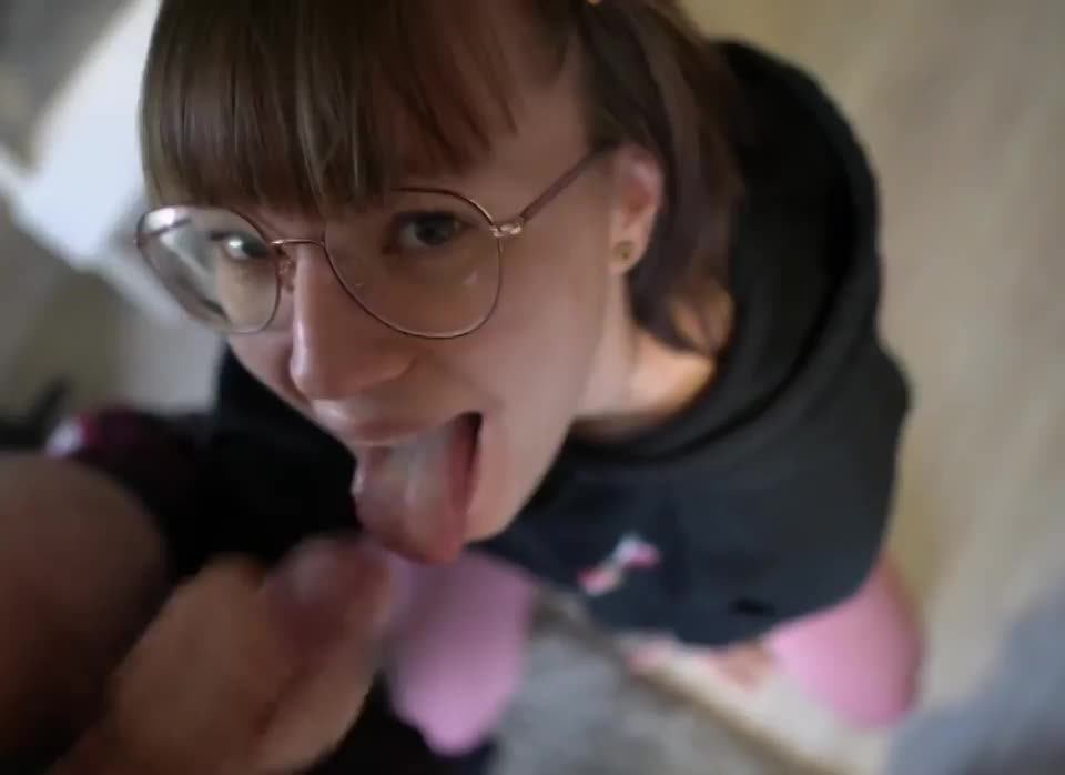 Jerking him off onto her tongue - free porn video