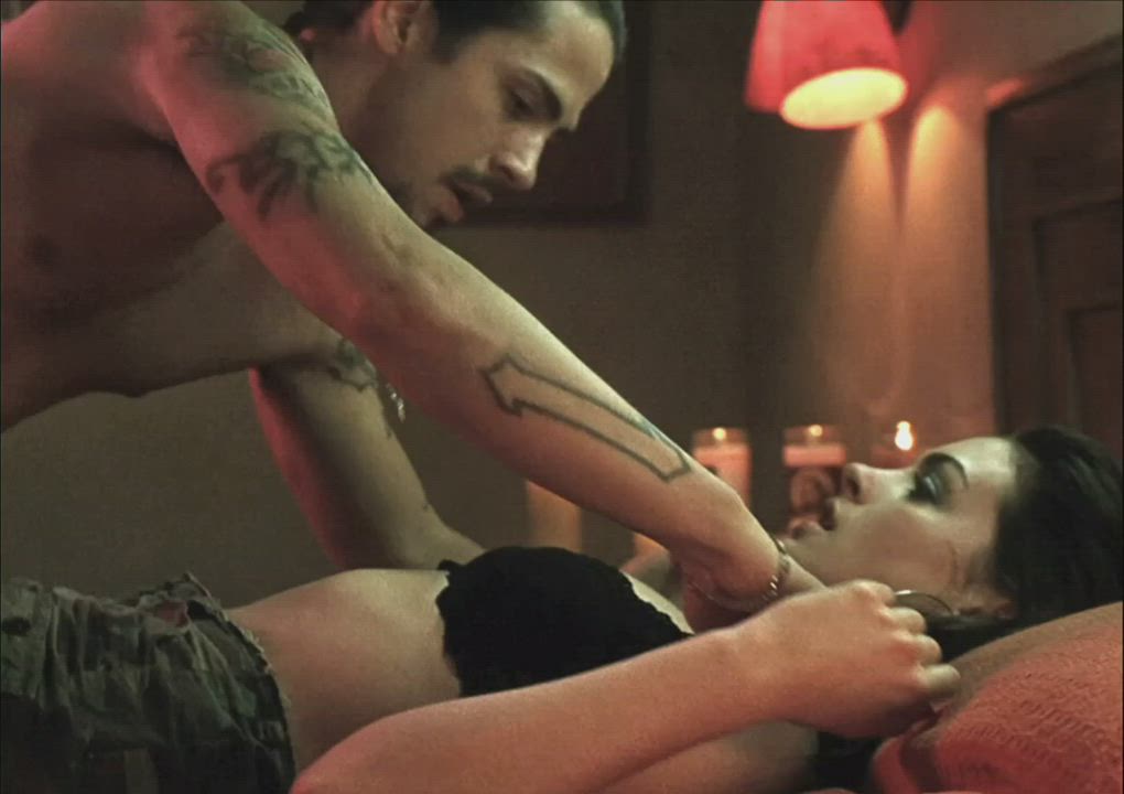 Anne Hathaway is hot as fuck - free porn video