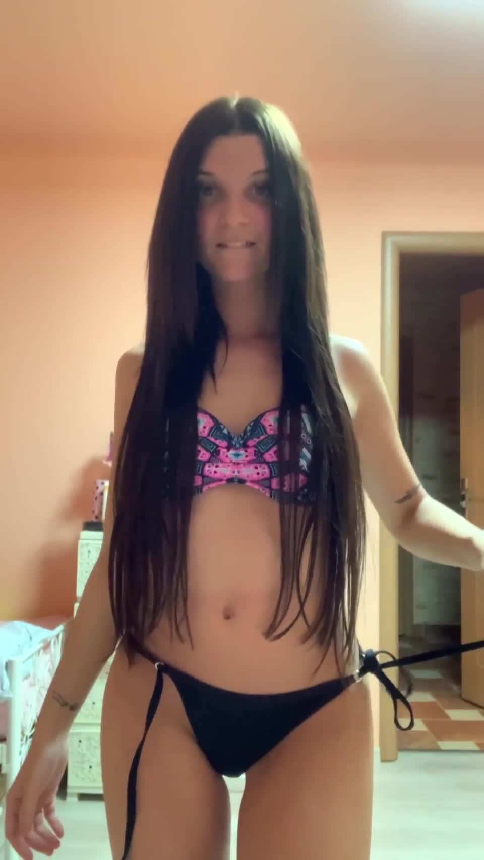 Which man is ready to creampie a 19 year old petite girl - free porn video