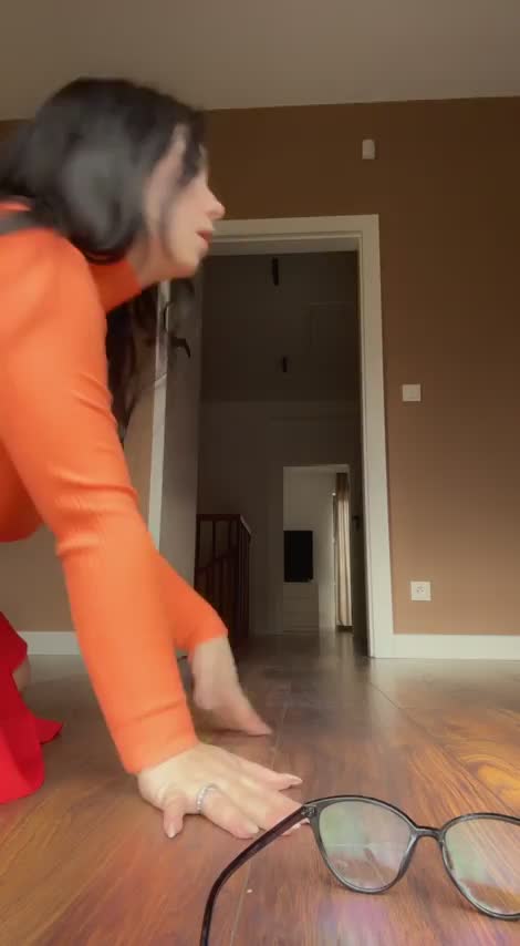 Velma lost her glasses [The Scooby-Doo] (Miniloona) - free porn video