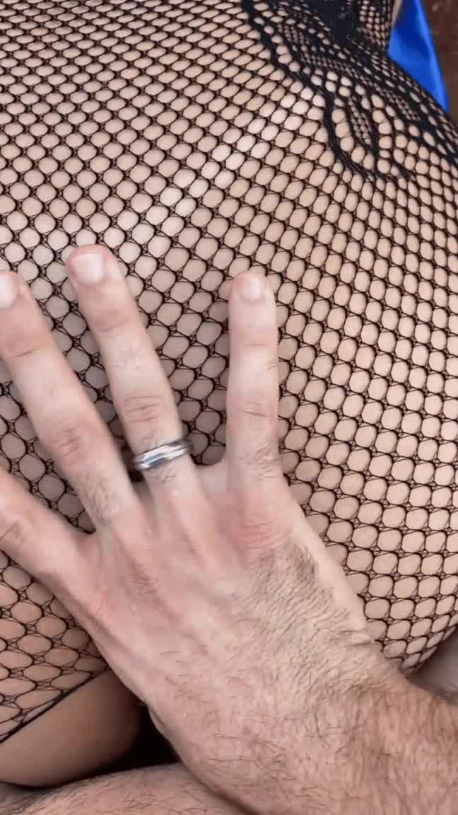 he picks me upside down in the middle of the woods - free porn video