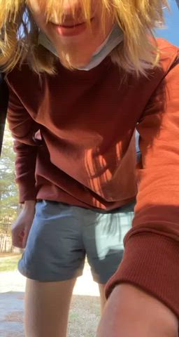This hung teen is back at it again 🥴😅 - free porn video