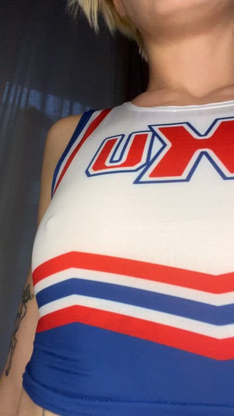 Im just a art girl who shows off her tits - free porn video