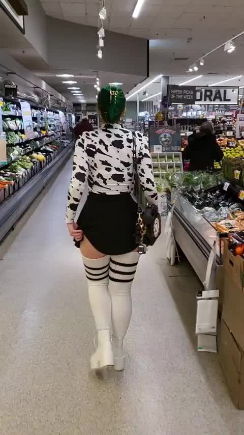 You will find the peaches in produce section [GIF] - free porn video