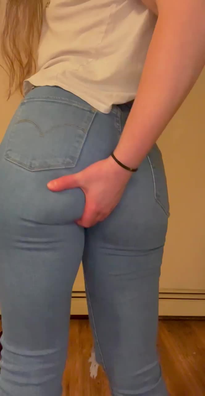 would my ass in jeans give you a boner?😇 - free porn video