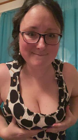 Just trying to tempt you with my boobs, is it working? - free porn video