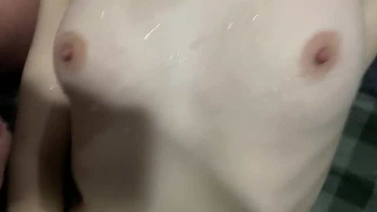 Huge cumshot on my gfs tits :) - free porn video
