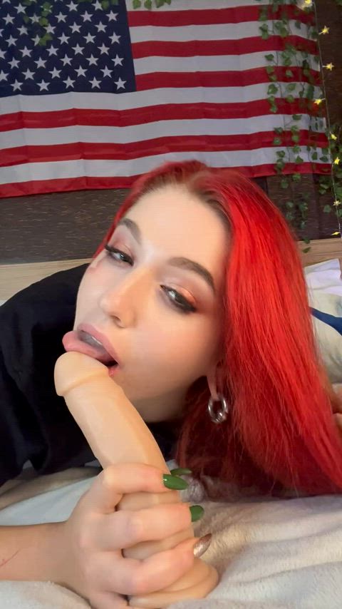 Don't take your eyes off until I take my tongue off - free porn video