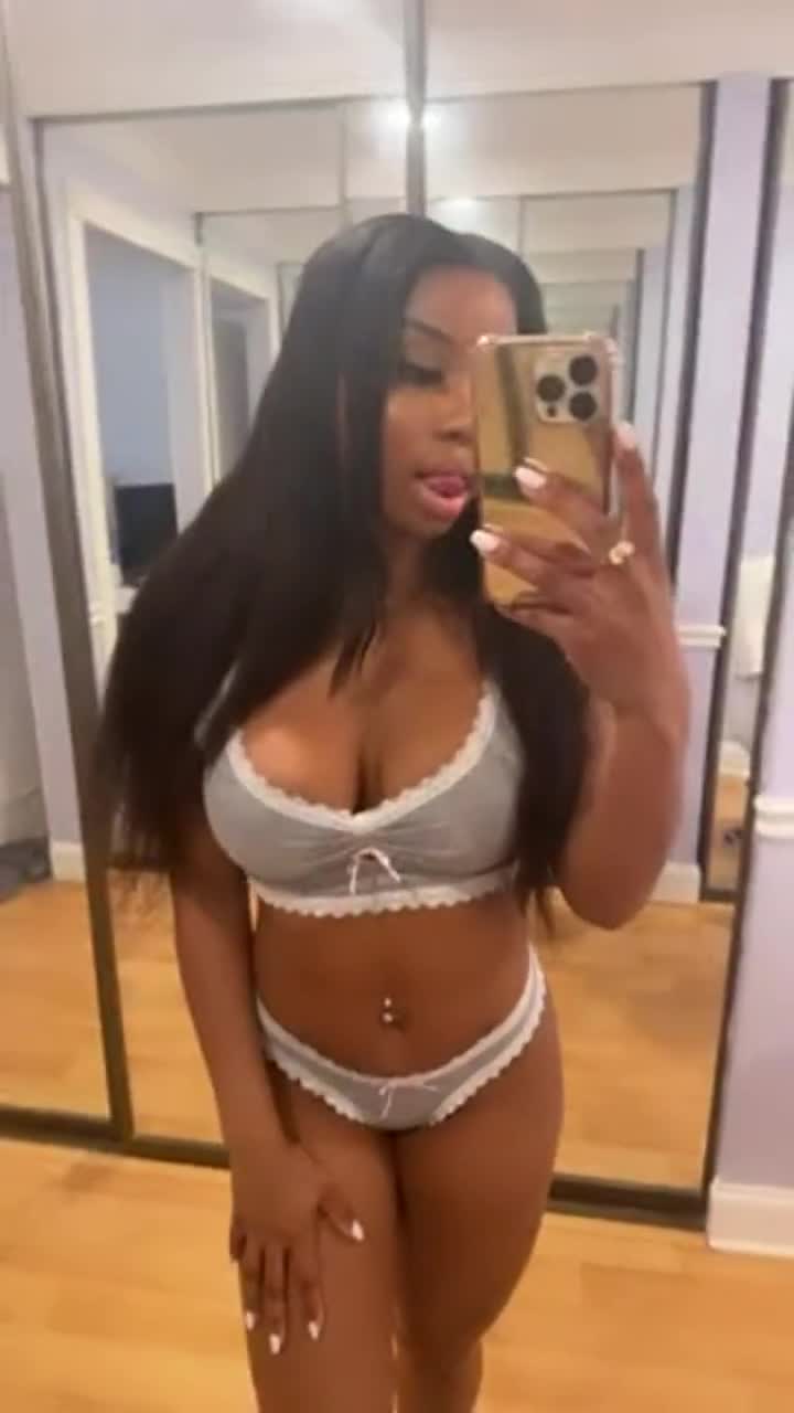 Quick strip - free porn video