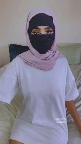 Anyone into submissive Muslim sluts? - free porn video