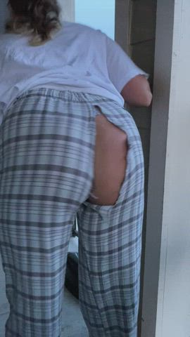 Daddy bought me these pants years ago. They finally had enough. Thanks daddy! - free porn video