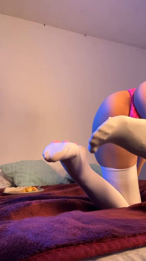 Would I be more adorable sitting on your face or on your dick ;) - free porn video