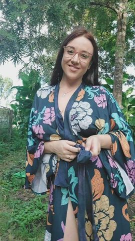 Ever wanted to see what's under your neighbour's robe? - free porn video