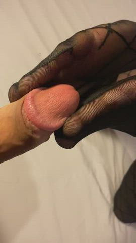 Who loves a footjob in nylons? - free porn video