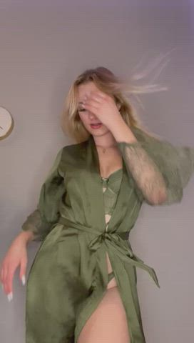 It would be more fun if you're the one playing these big cheeks - free porn video