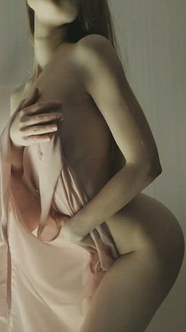 one. two. three..and i'm naked - free porn video