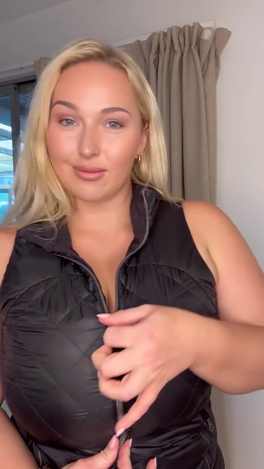 My undercover mom vest 😎 - free porn video